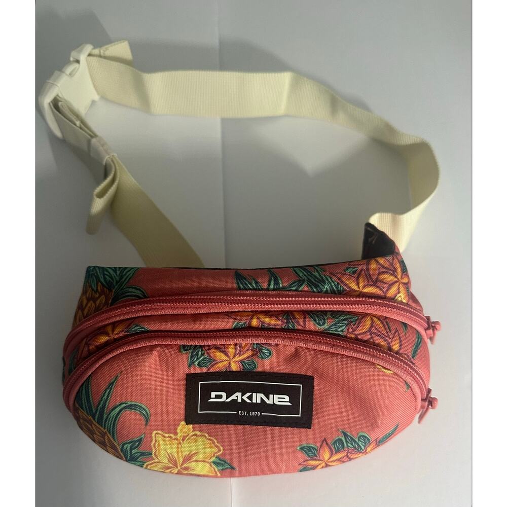 Dakine Classic Hip Pack Floral Hibiscus Pk Waist Fanny Pack Festival Travel EUC - Picture 3 of 7